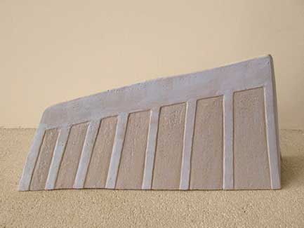 Lage witte fabriek van Janneke Makkink