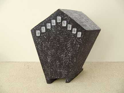 Zwart huis van Janneke Makkink